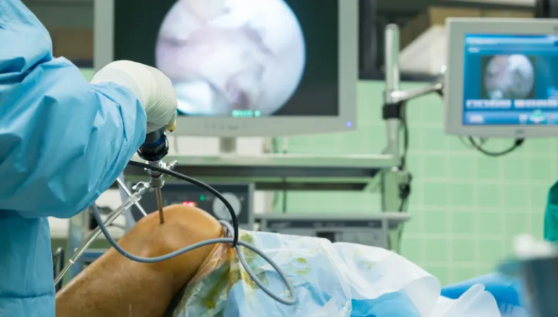 Arthroscopy & Sports Medicine